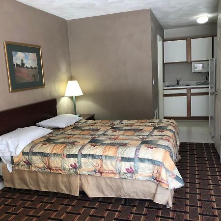 Affordable Suites Бърлингтън Екстериор снимка